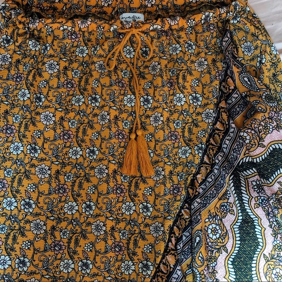 Mustard floral boho skirt - Picture 3 of 4
